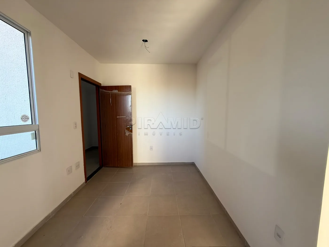 Alugar Apartamento / Padr&atilde;o em Ribeir&atilde;o Preto R$ 1.000,00 - Foto 1