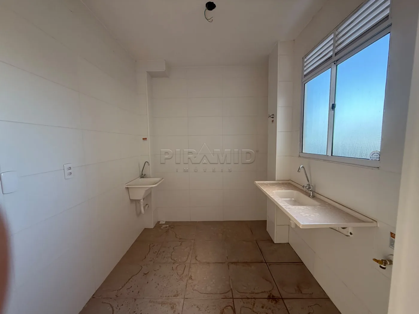 Alugar Apartamento / Padr&atilde;o em Ribeir&atilde;o Preto R$ 1.000,00 - Foto 2