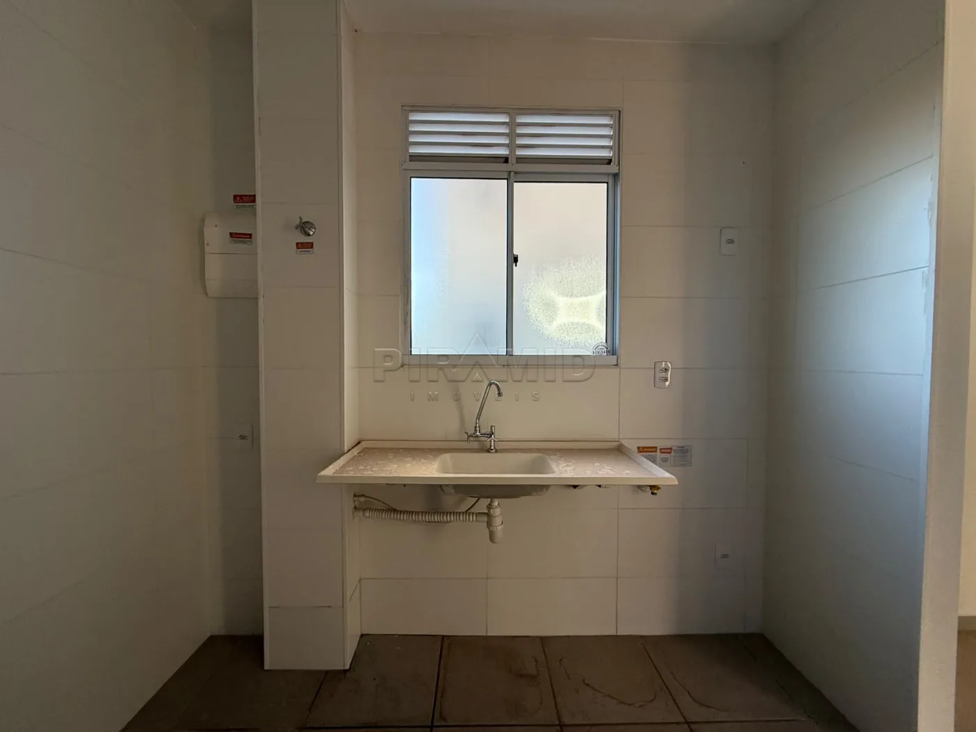 Alugar Apartamento / Padr&atilde;o em Ribeir&atilde;o Preto R$ 1.000,00 - Foto 4