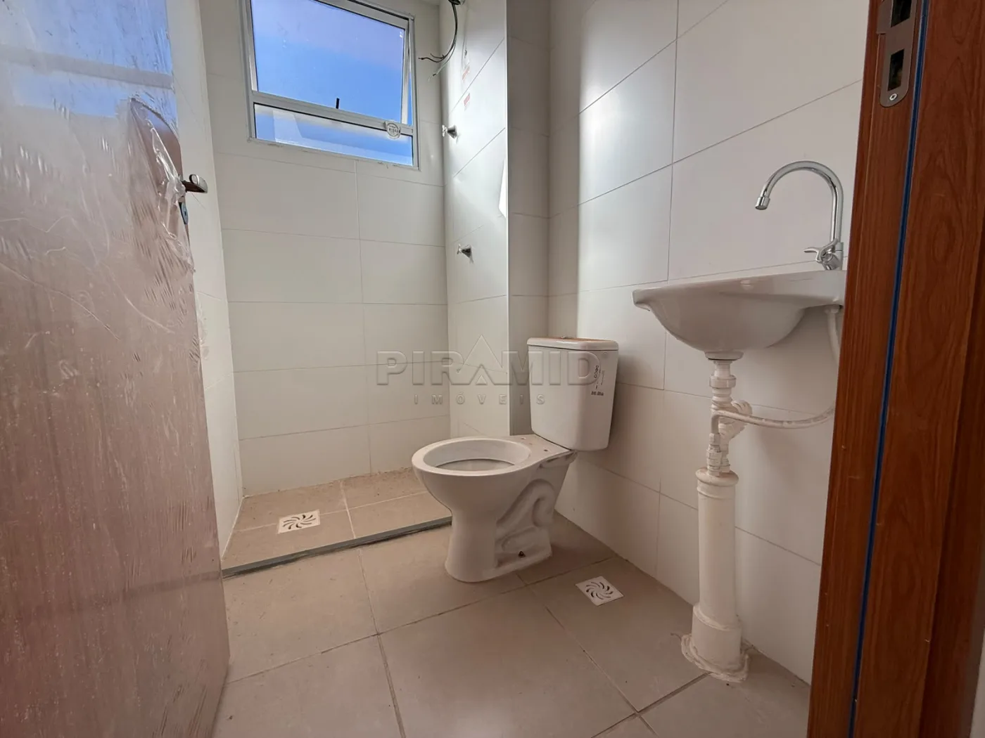 Alugar Apartamento / Padr&atilde;o em Ribeir&atilde;o Preto R$ 1.000,00 - Foto 5