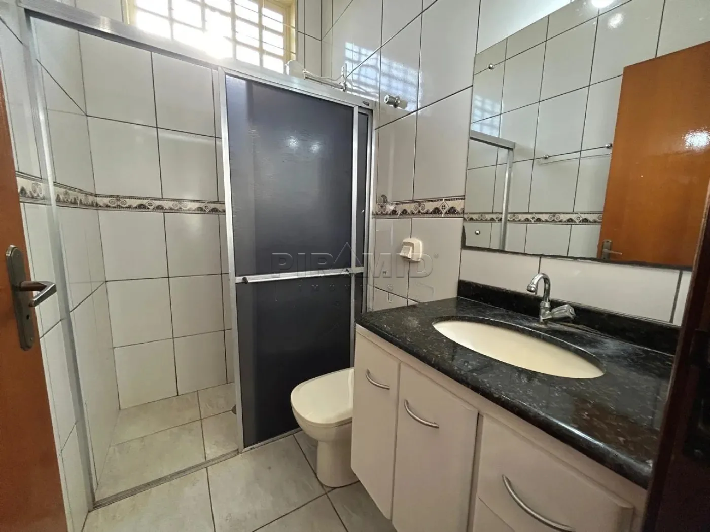 Alugar Casa / Padr&atilde;o em Ribeir&atilde;o Preto R$ 2.400,00 - Foto 2