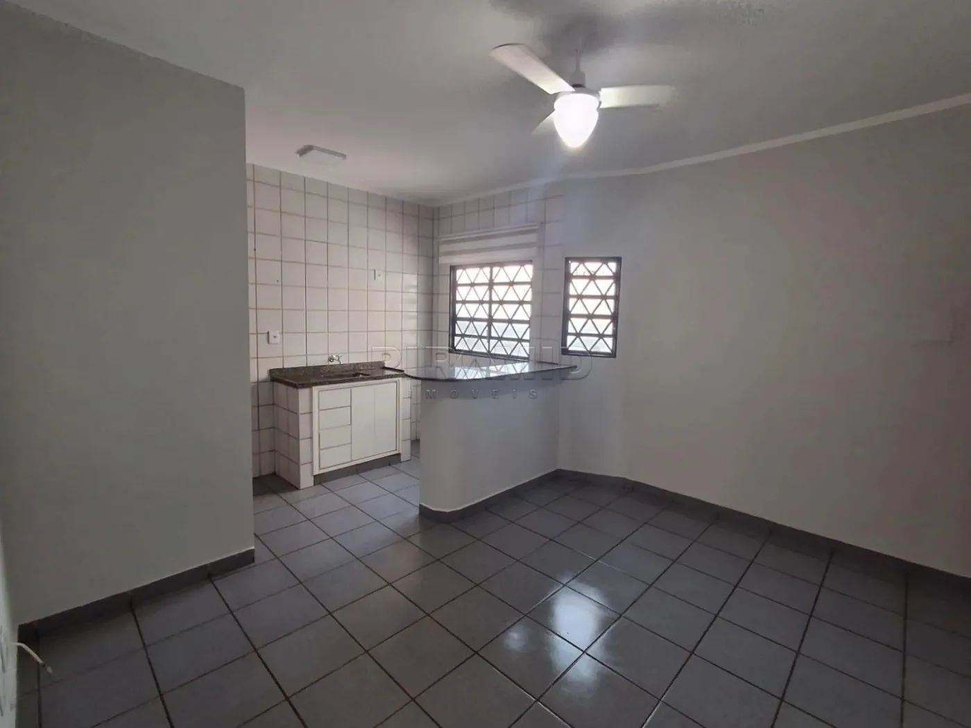 Alugar Apartamento / Padr&atilde;o em Ribeir&atilde;o Preto R$ 1.300,00 - Foto 1