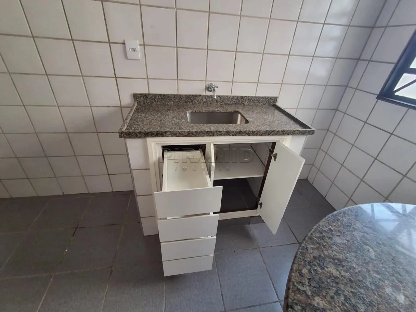 Alugar Apartamento / Padr&atilde;o em Ribeir&atilde;o Preto R$ 1.300,00 - Foto 7