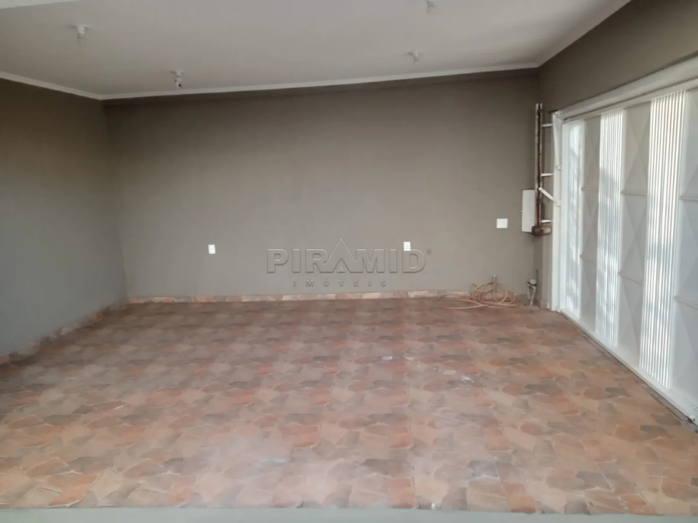 Alugar Casa / Padr&atilde;o em Ribeir&atilde;o Preto R$ 2.300,00 - Foto 1