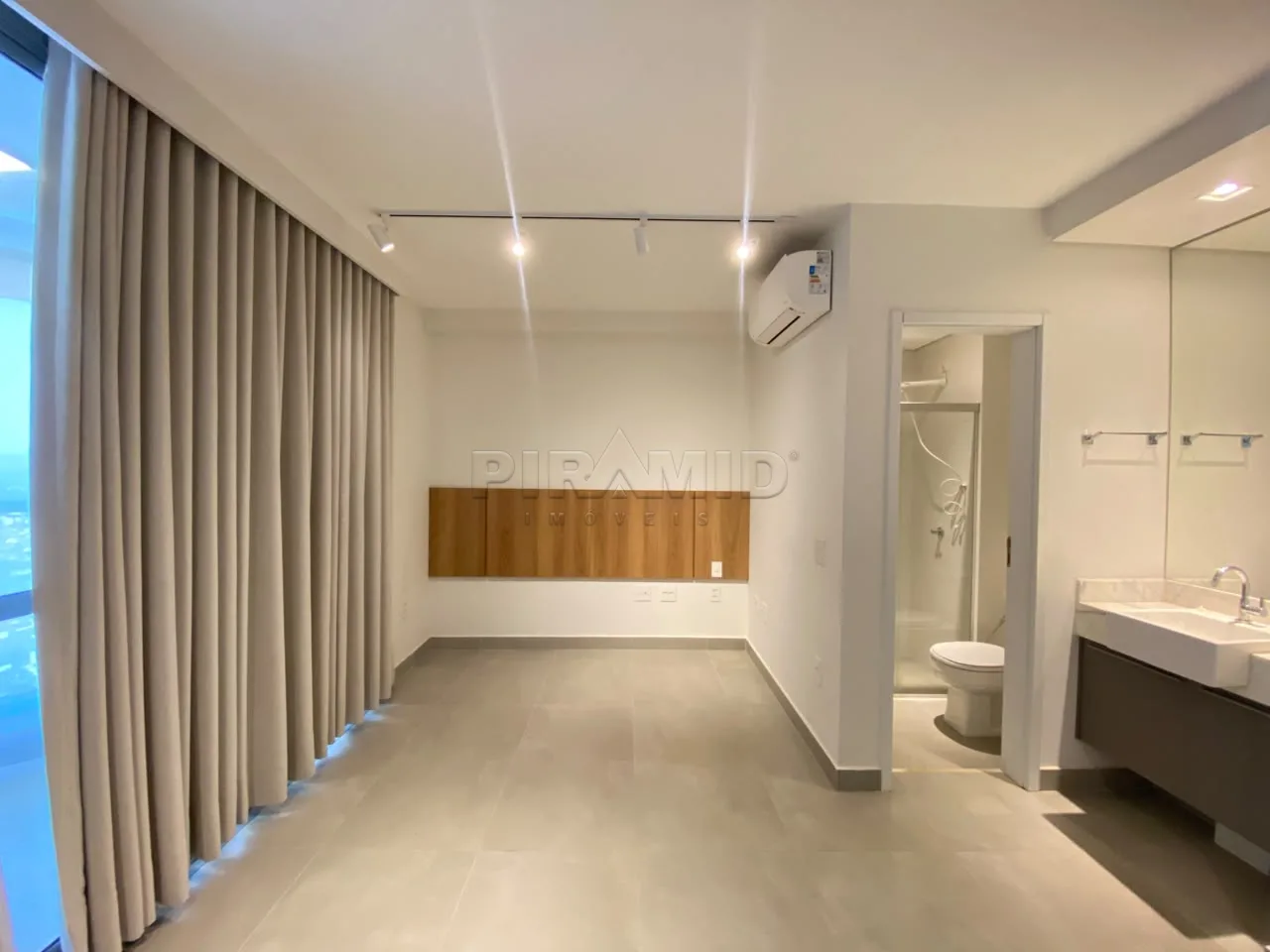Alugar Apartamento / Padr&atilde;o em Ribeir&atilde;o Preto R$ 3.100,00 - Foto 2