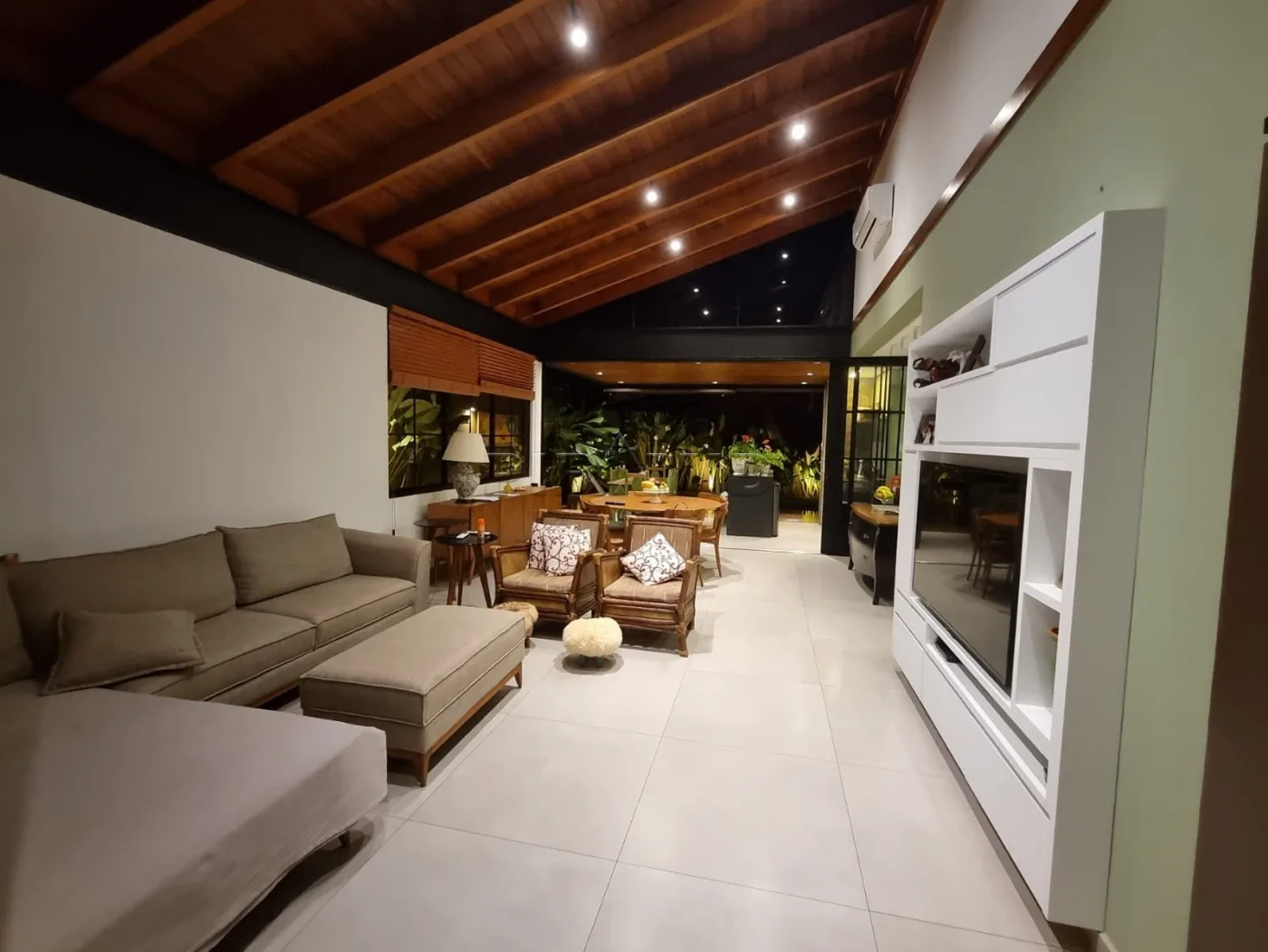 Alugar Casa / Condom&iacute;nio em Ribeir&atilde;o Preto R$ 12.900,00 - Foto 1