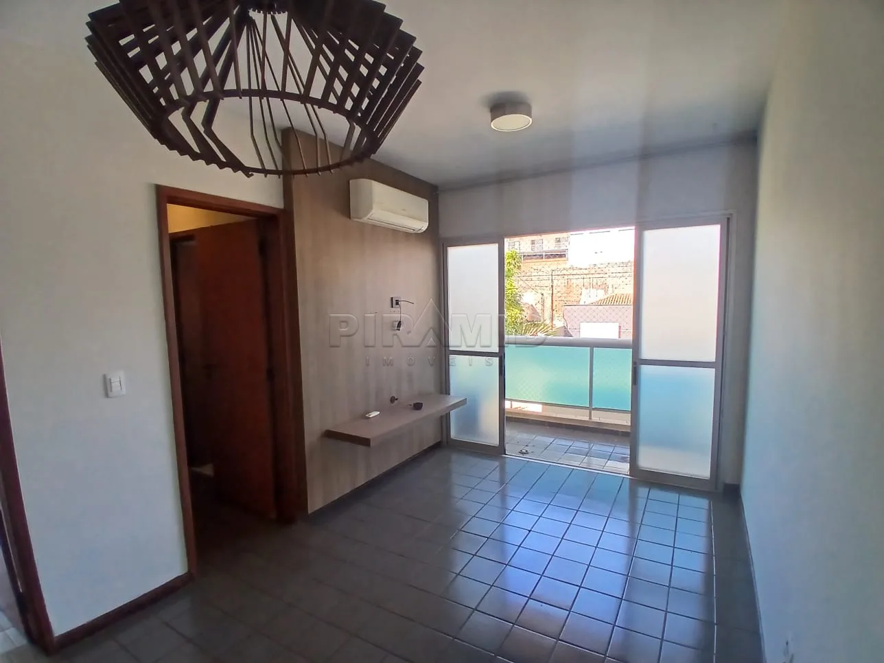 Alugar Apartamento / Padr&atilde;o em Ribeir&atilde;o Preto R$ 1.000,00 - Foto 1