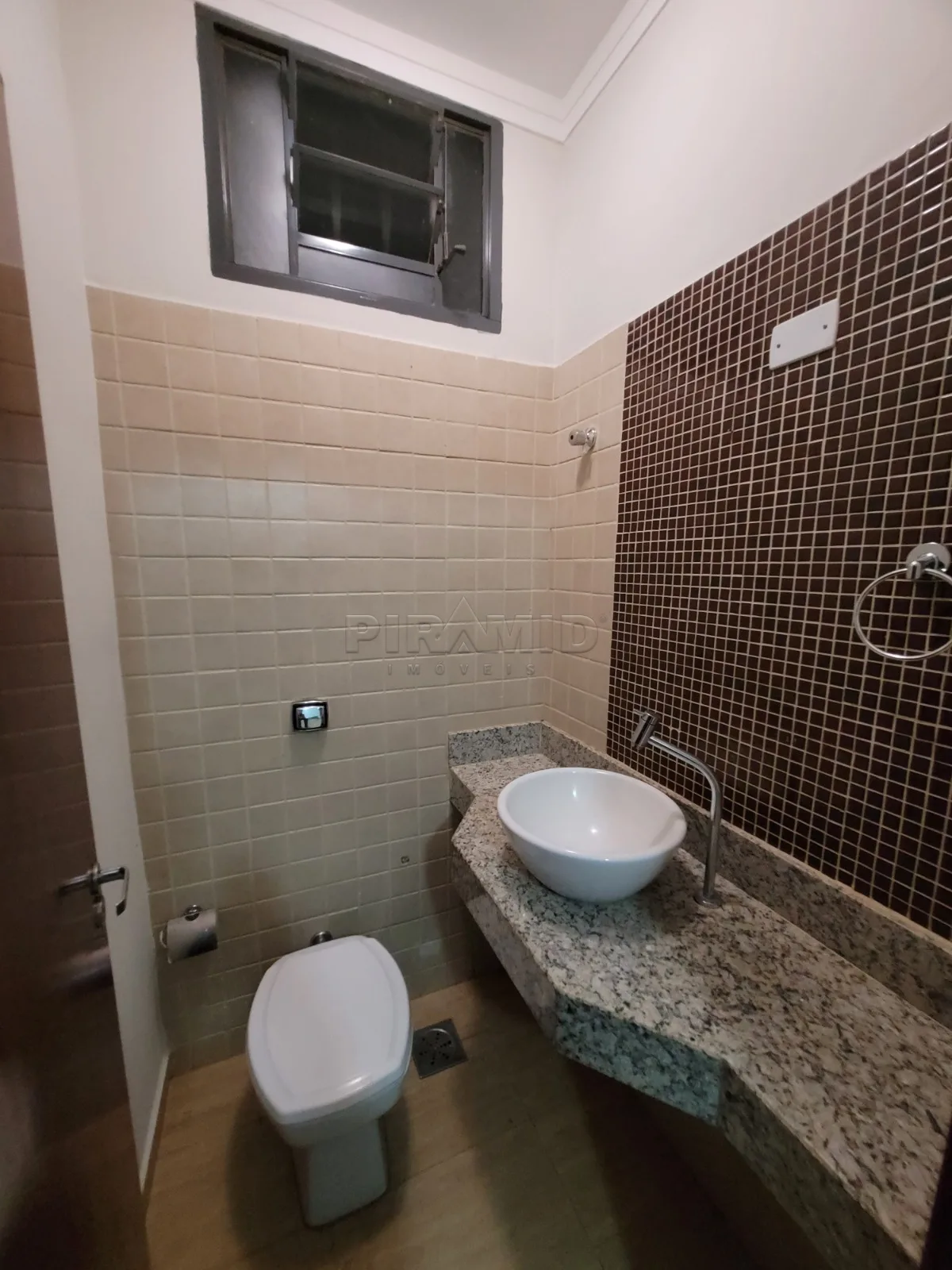 Alugar Casa / Padr&atilde;o em Ribeir&atilde;o Preto R$ 2.700,00 - Foto 1