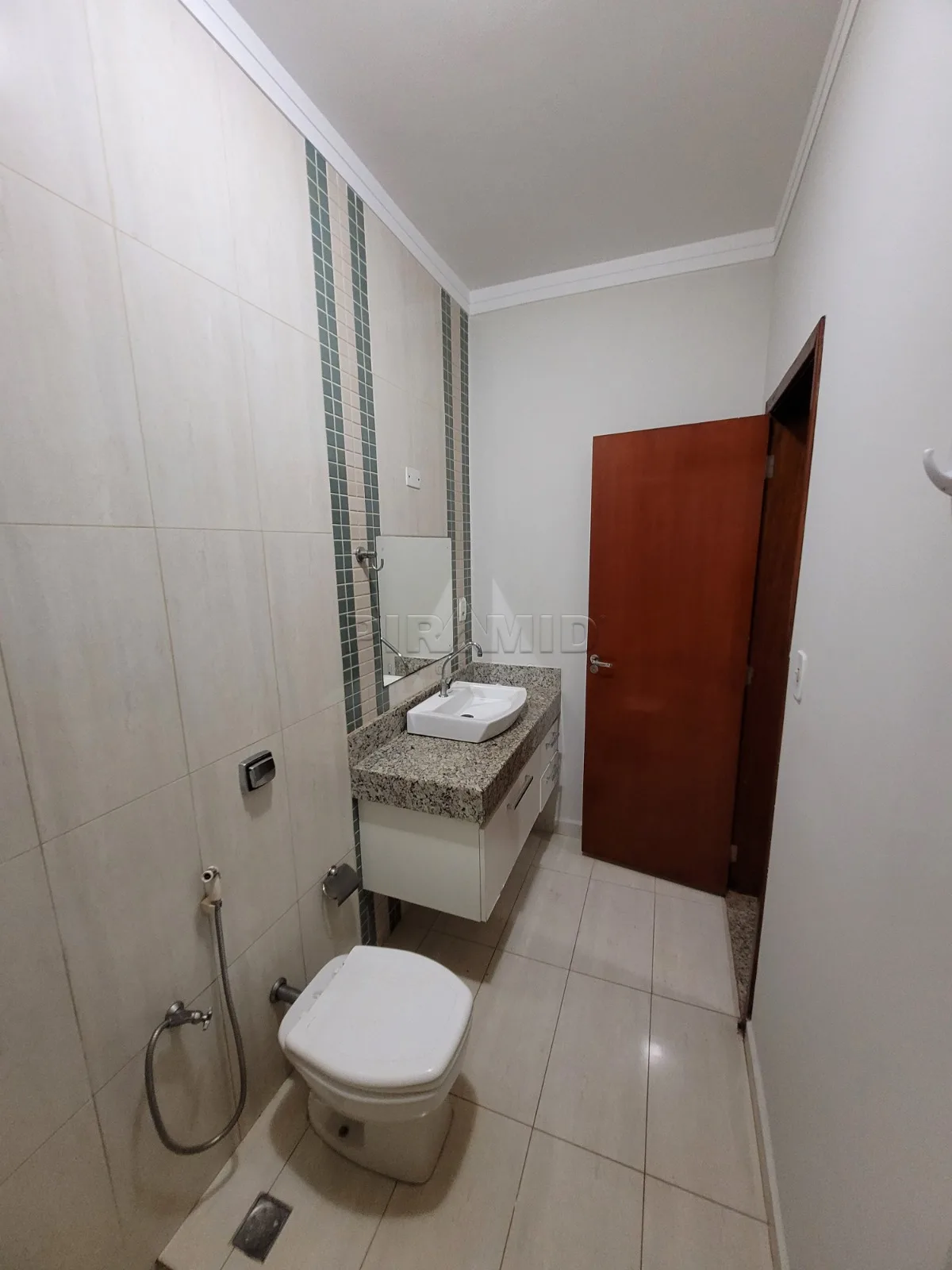 Alugar Casa / Padr&atilde;o em Ribeir&atilde;o Preto R$ 2.700,00 - Foto 4