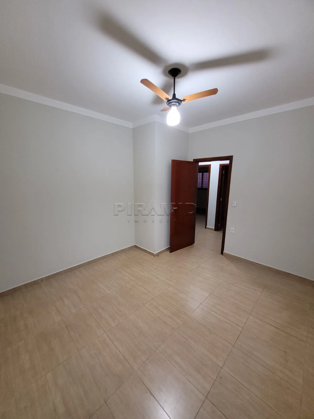 Alugar Casa / Padr&atilde;o em Ribeir&atilde;o Preto R$ 2.700,00 - Foto 9