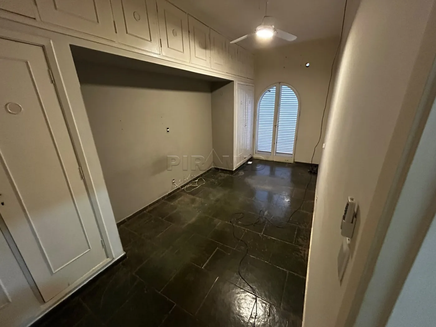 Alugar Comercial / Casa em Ribeir&atilde;o Preto R$ 8.000,00 - Foto 5
