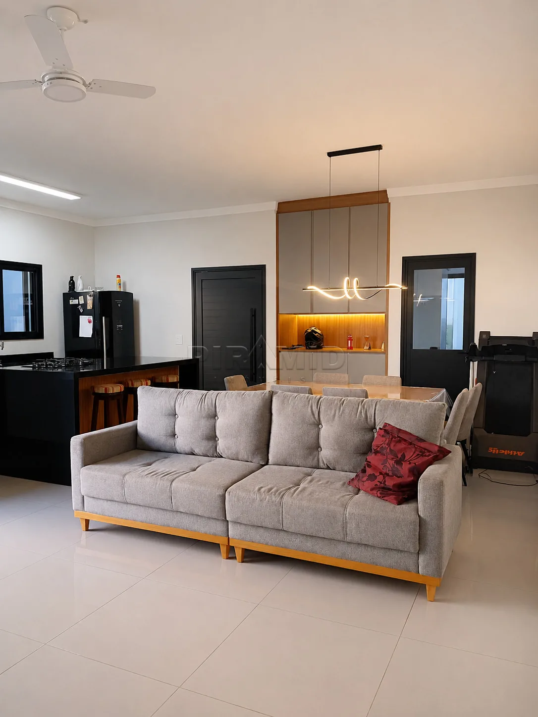 Comprar Casa / Padr&atilde;o em Ribeir&atilde;o Preto R$ 920.000,00 - Foto 2