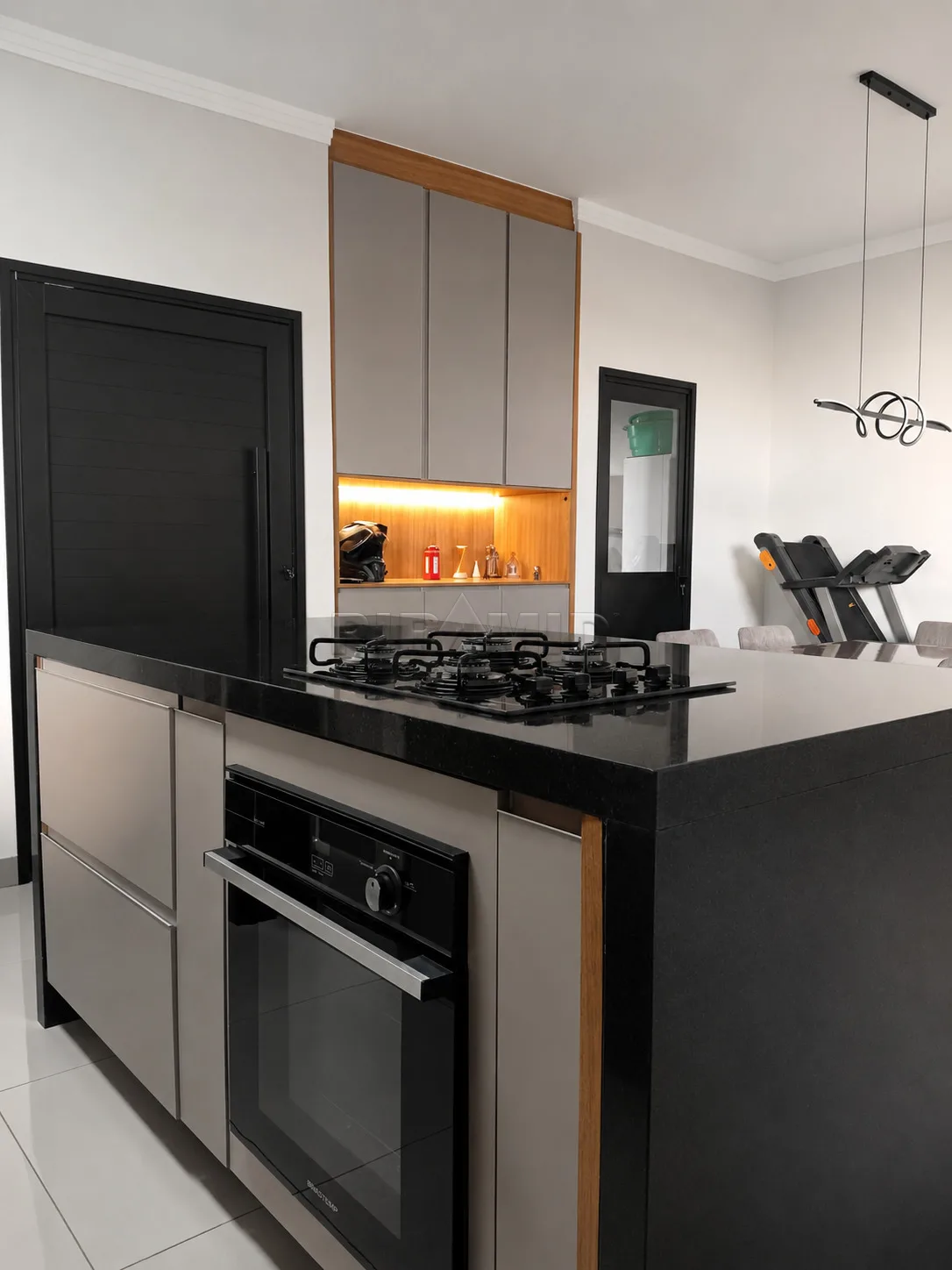 Comprar Casa / Padr&atilde;o em Ribeir&atilde;o Preto R$ 920.000,00 - Foto 5