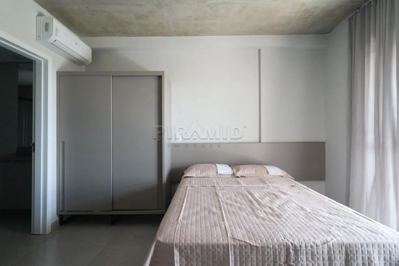Alugar Apartamento / Padr&atilde;o em Ribeir&atilde;o Preto R$ 2.100,00 - Foto 1