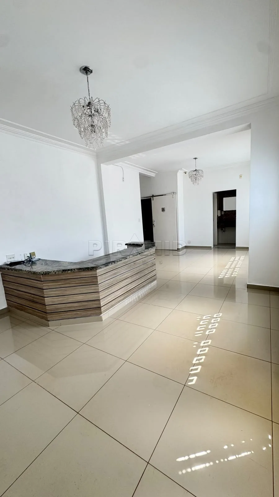 Alugar Comercial / Casa em Ribeir&atilde;o Preto R$ 5.000,00 - Foto 2