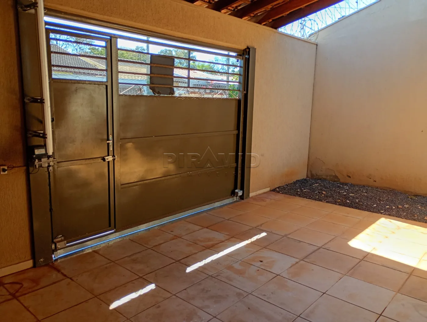 Comprar Casa / Padr&atilde;o em Ribeir&atilde;o Preto R$ 350.000,00 - Foto 2