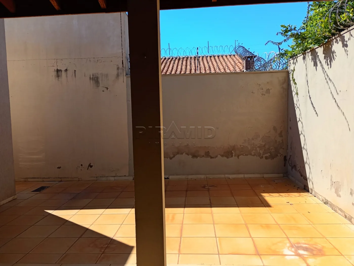 Comprar Casa / Padr&atilde;o em Ribeir&atilde;o Preto R$ 350.000,00 - Foto 4