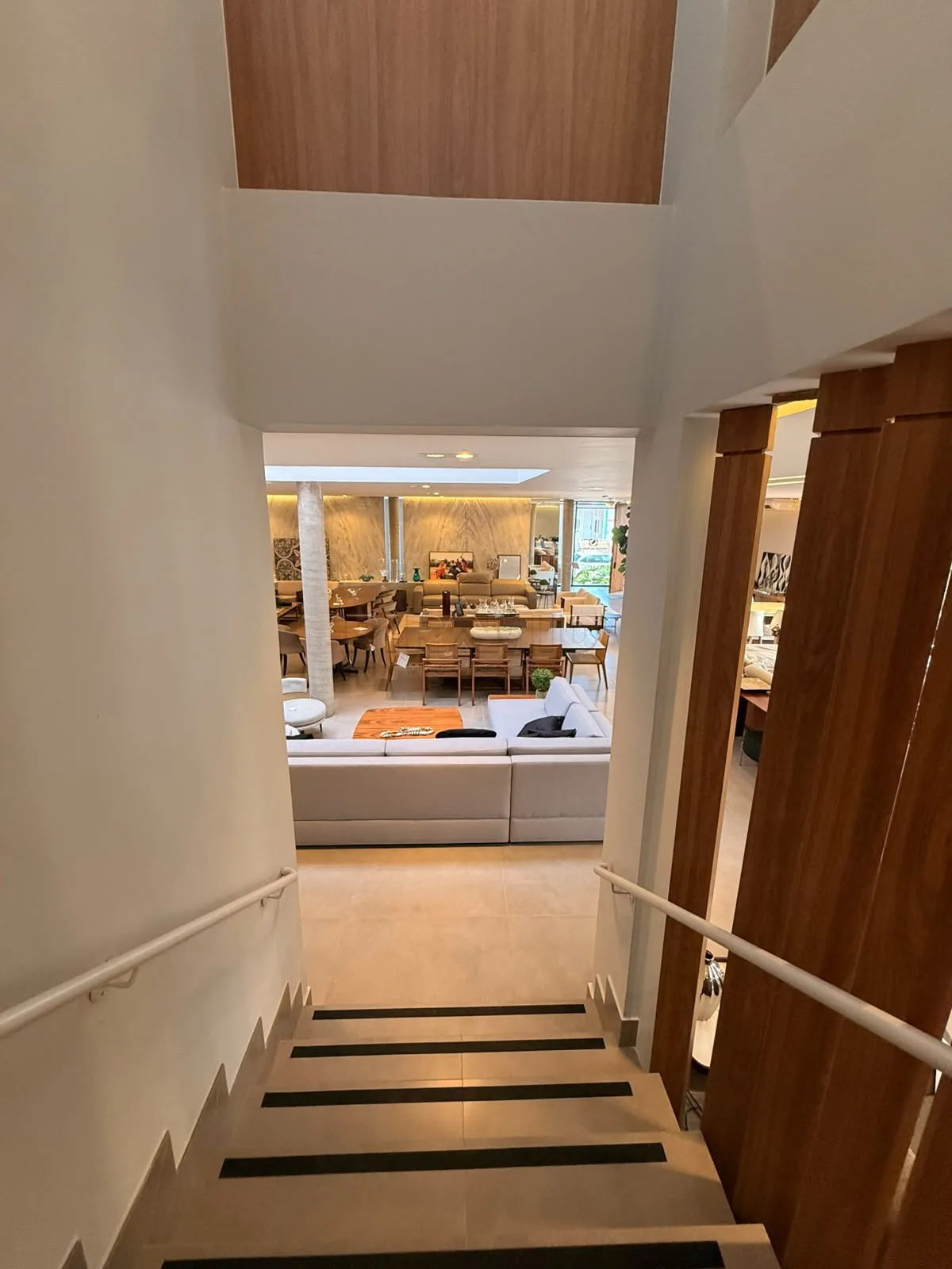 Alugar Comercial / Ponto Comercial em Ribeir&atilde;o Preto R$ 50.000,00 - Foto 7