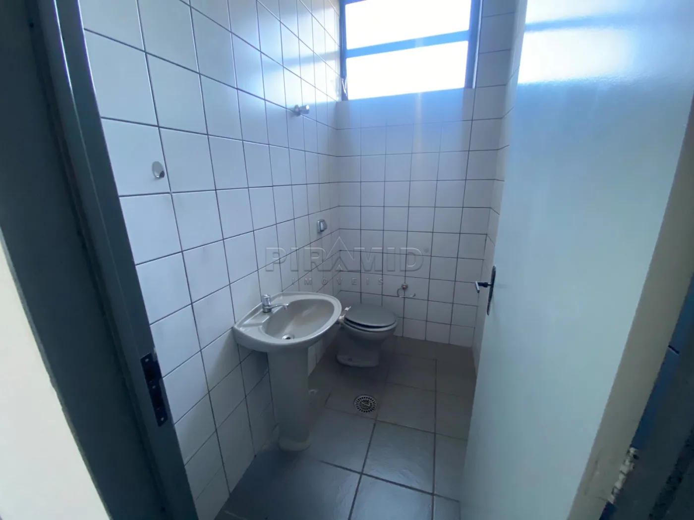 Alugar Comercial / Sala em Ribeir&atilde;o Preto R$ 700,00 - Foto 6