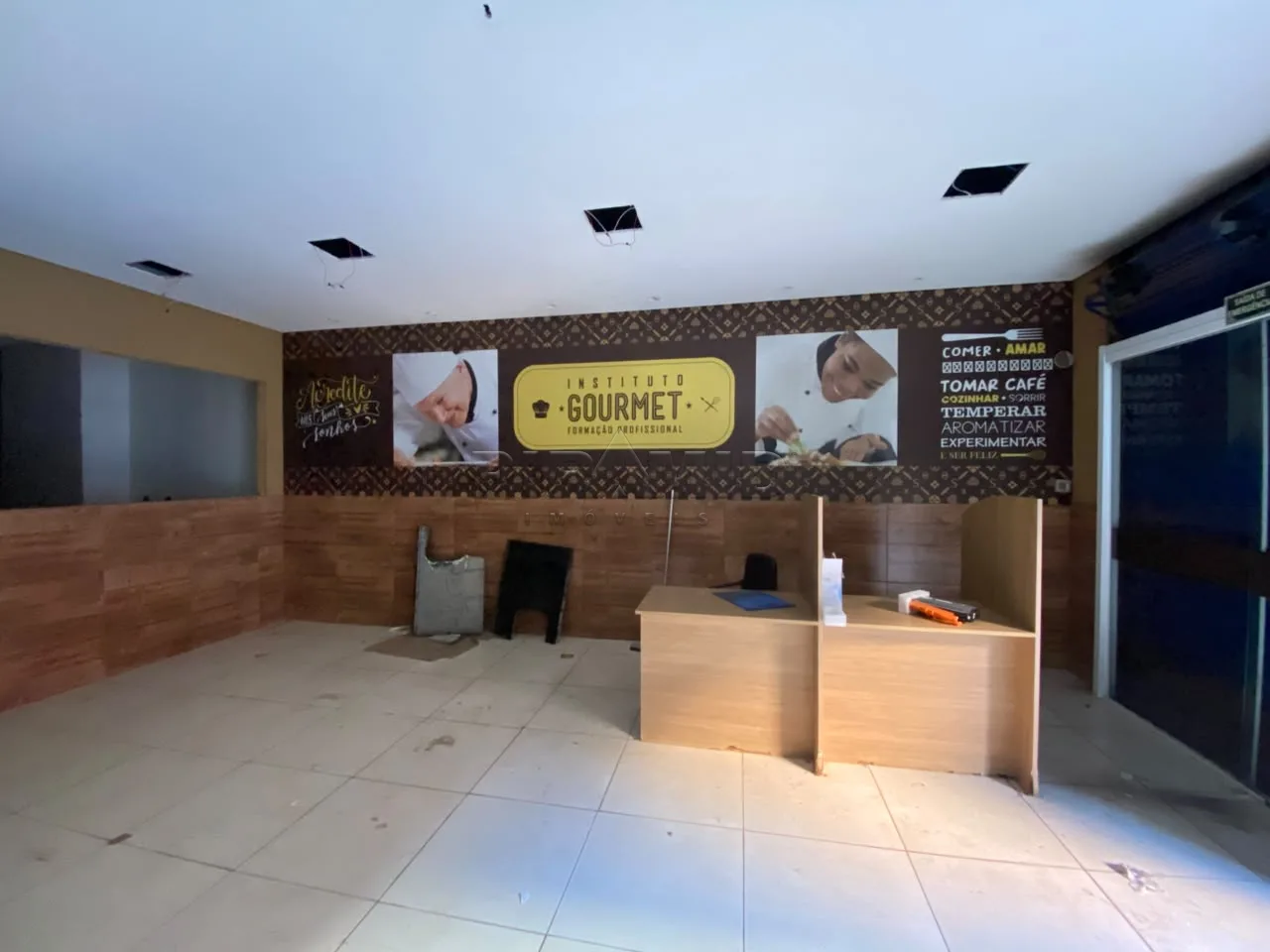 Alugar Comercial / Sal&atilde;o em Ribeir&atilde;o Preto R$ 10.000,00 - Foto 1