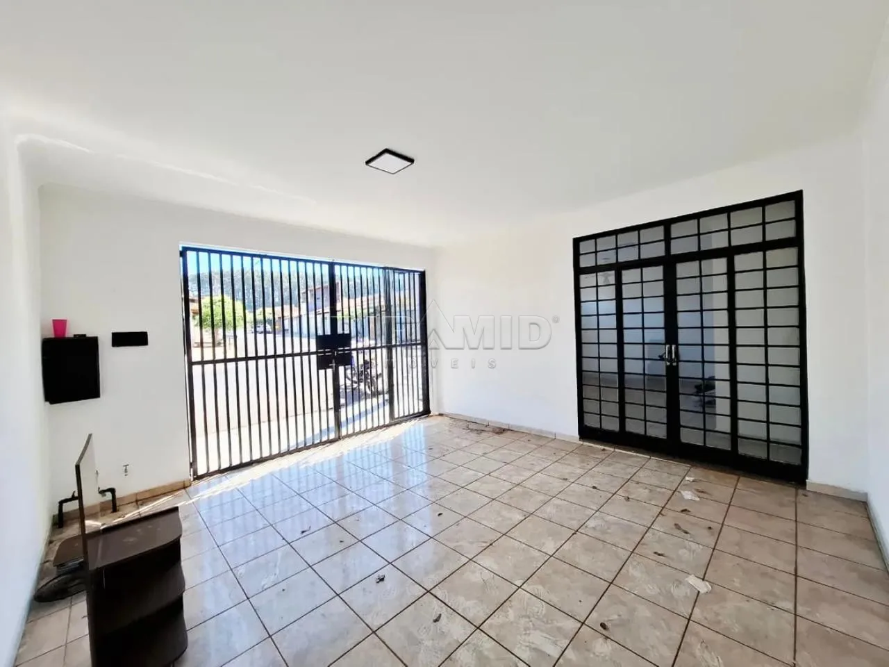 Alugar Casa / Padr&atilde;o em Ribeir&atilde;o Preto R$ 1.800,00 - Foto 2