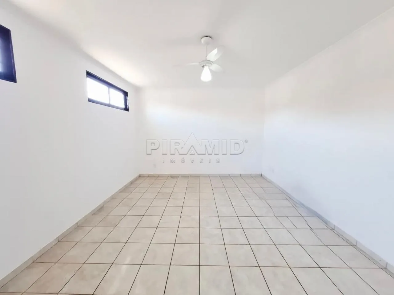 Alugar Casa / Padr&atilde;o em Ribeir&atilde;o Preto R$ 1.800,00 - Foto 4