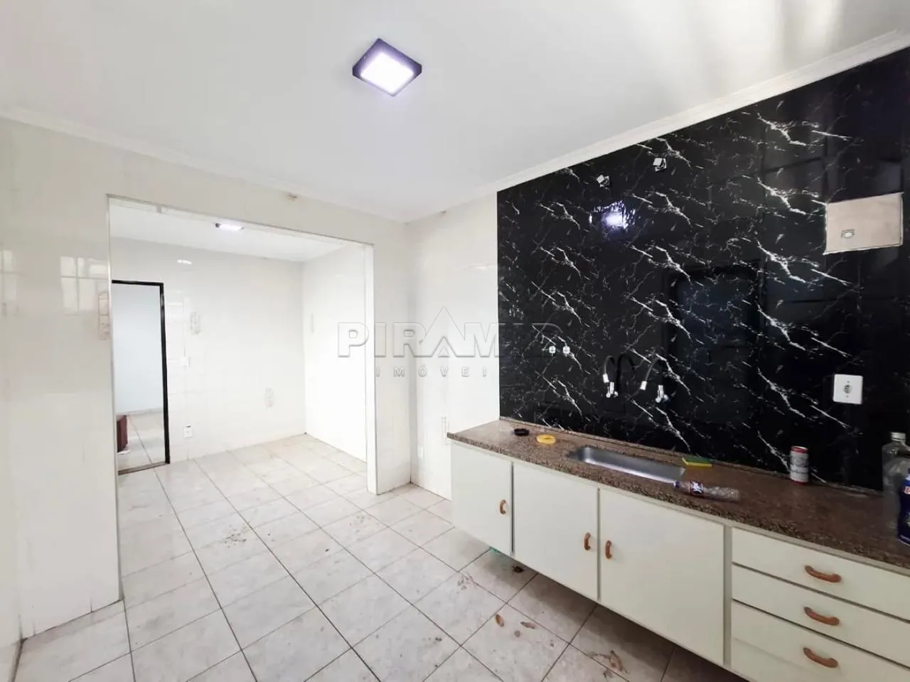 Alugar Casa / Padr&atilde;o em Ribeir&atilde;o Preto R$ 1.800,00 - Foto 12