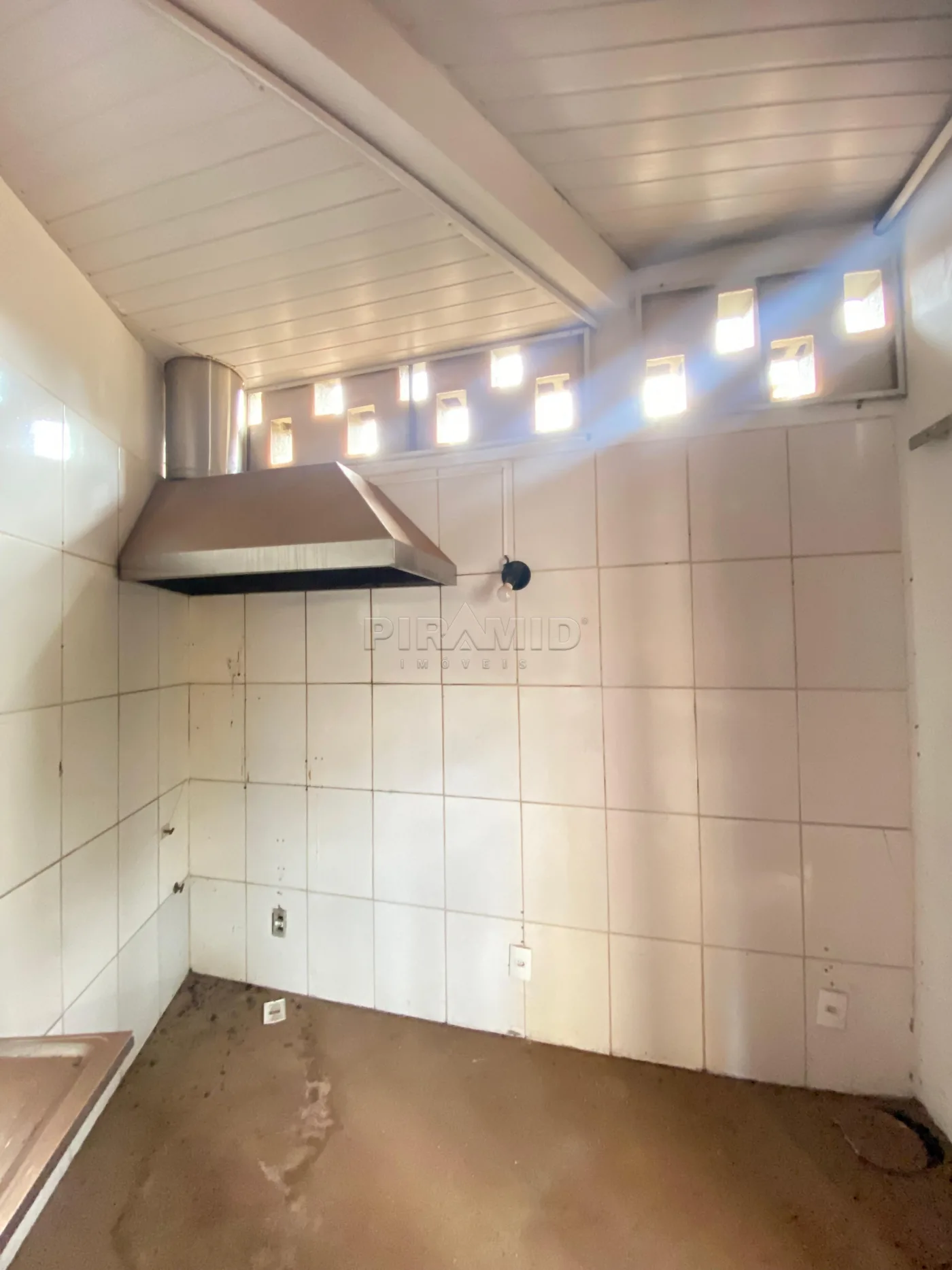 Alugar Comercial / Ponto Comercial em Ribeir&atilde;o Preto R$ 2.500,00 - Foto 1