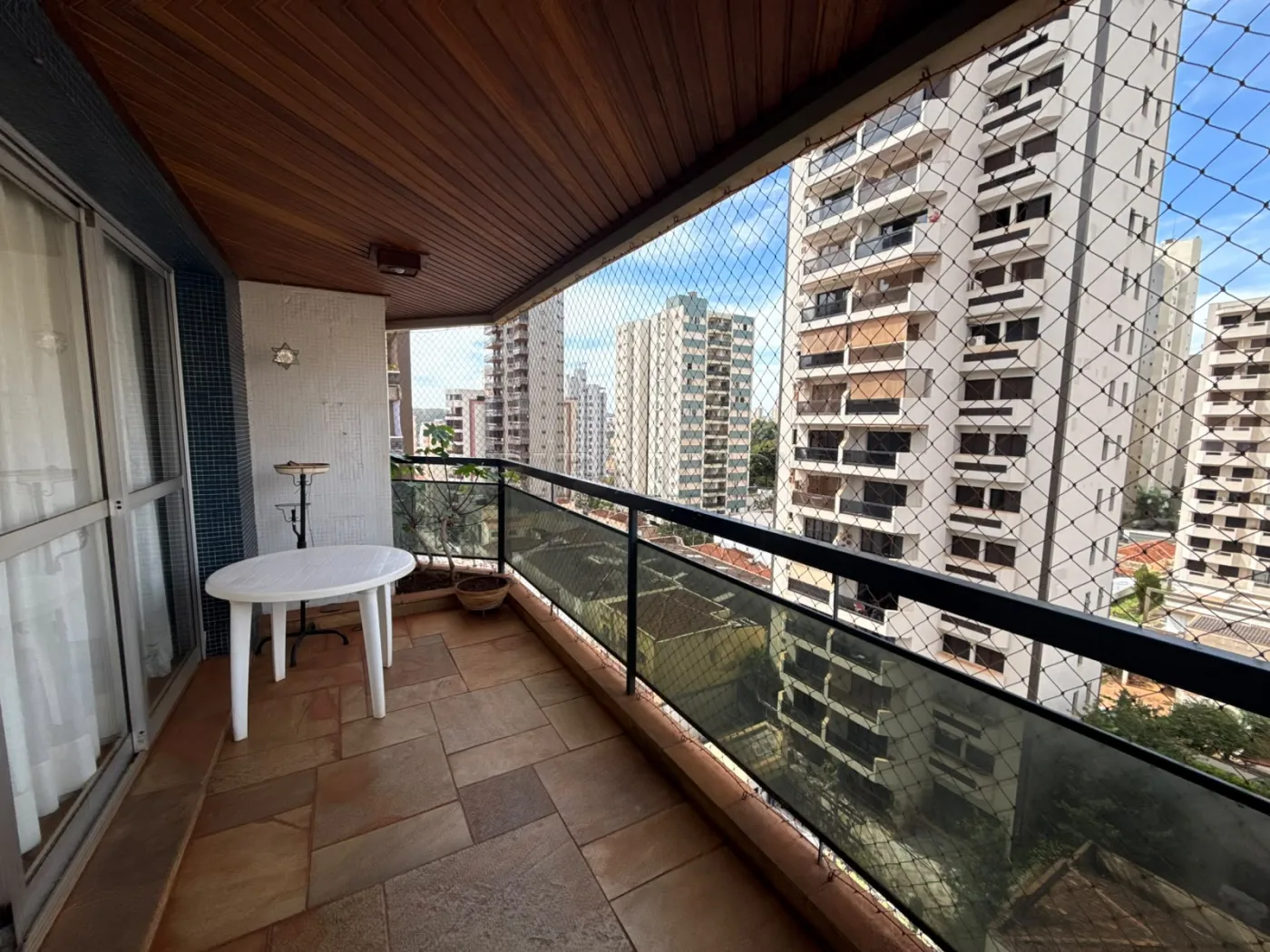 Alugar Apartamento / Padr&atilde;o em Ribeir&atilde;o Preto R$ 2.800,00 - Foto 1