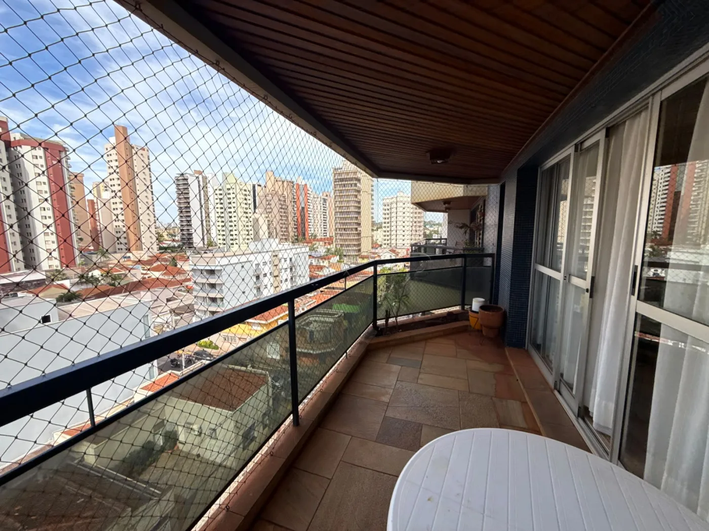 Alugar Apartamento / Padr&atilde;o em Ribeir&atilde;o Preto R$ 2.800,00 - Foto 2