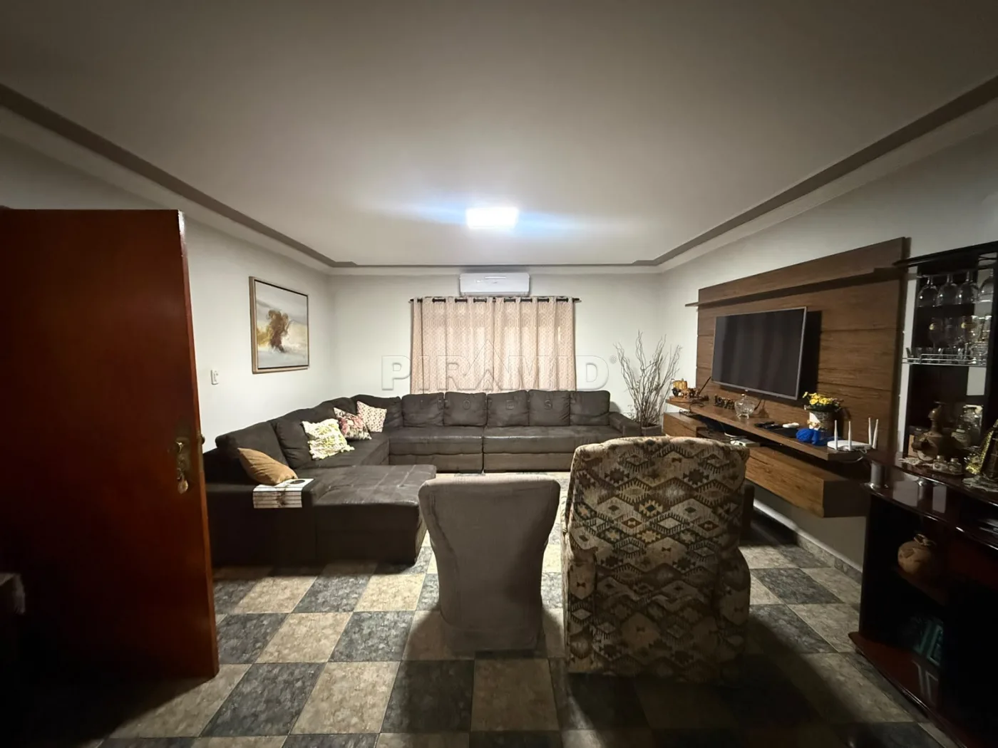 Alugar Casa / Padr&atilde;o em Ribeir&atilde;o Preto R$ 2.500,00 - Foto 1