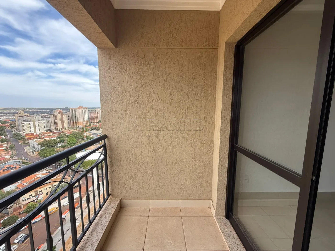 Alugar Apartamento / Padr&atilde;o em Ribeir&atilde;o Preto R$ 2.800,00 - Foto 4