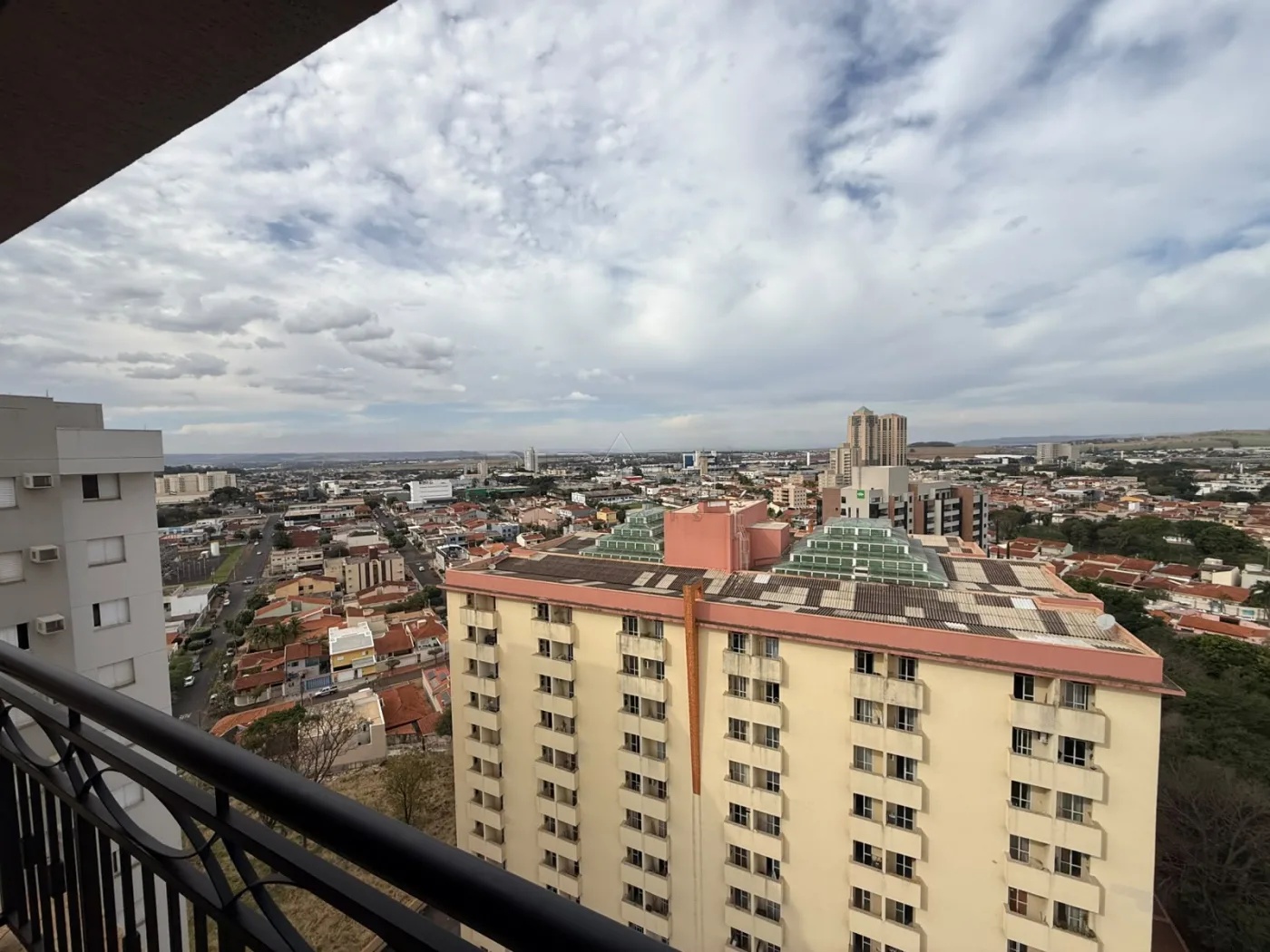 Alugar Apartamento / Padr&atilde;o em Ribeir&atilde;o Preto R$ 2.800,00 - Foto 7