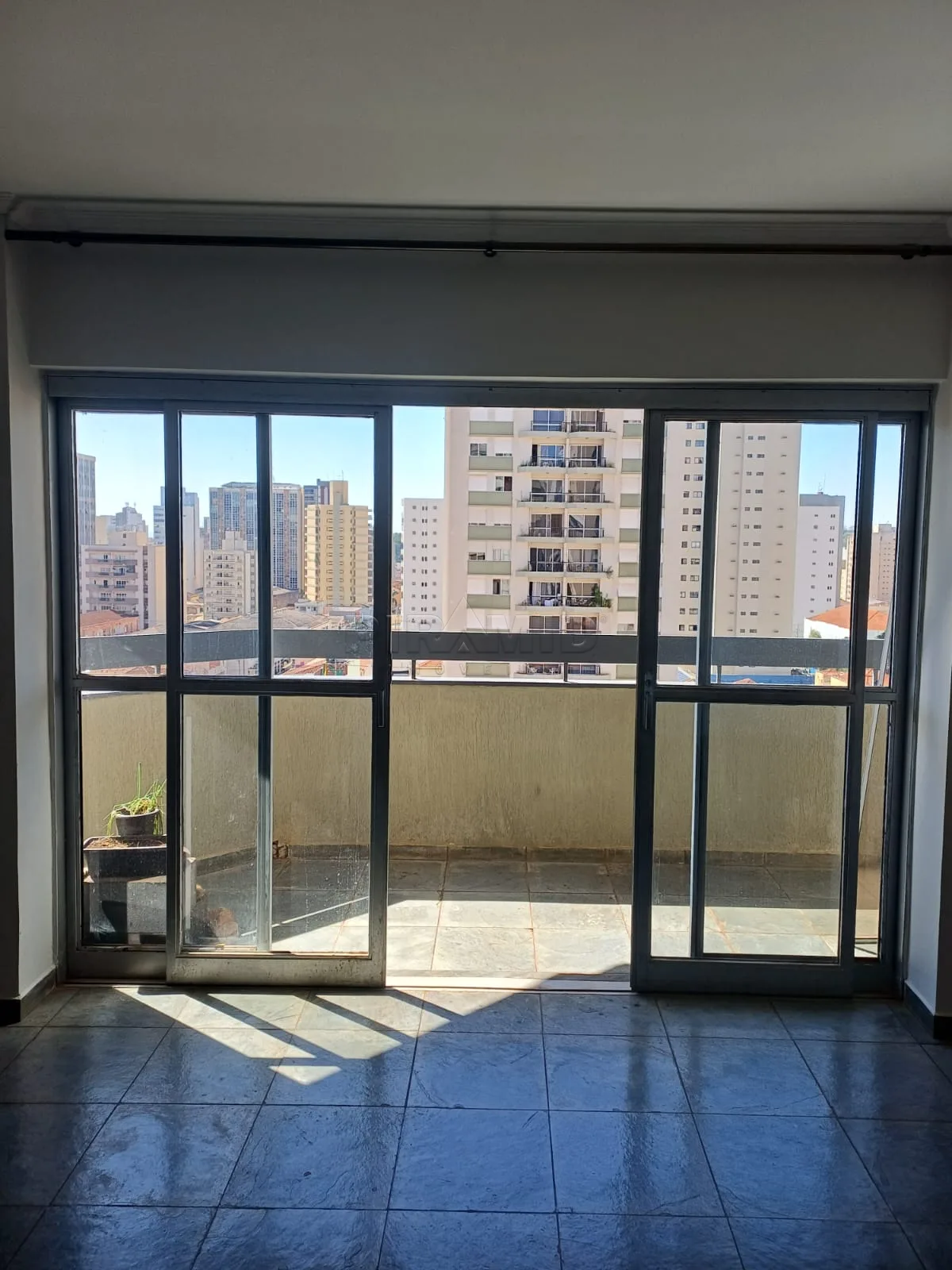Alugar Apartamento / Padr&atilde;o em Ribeir&atilde;o Preto R$ 1.650,00 - Foto 5