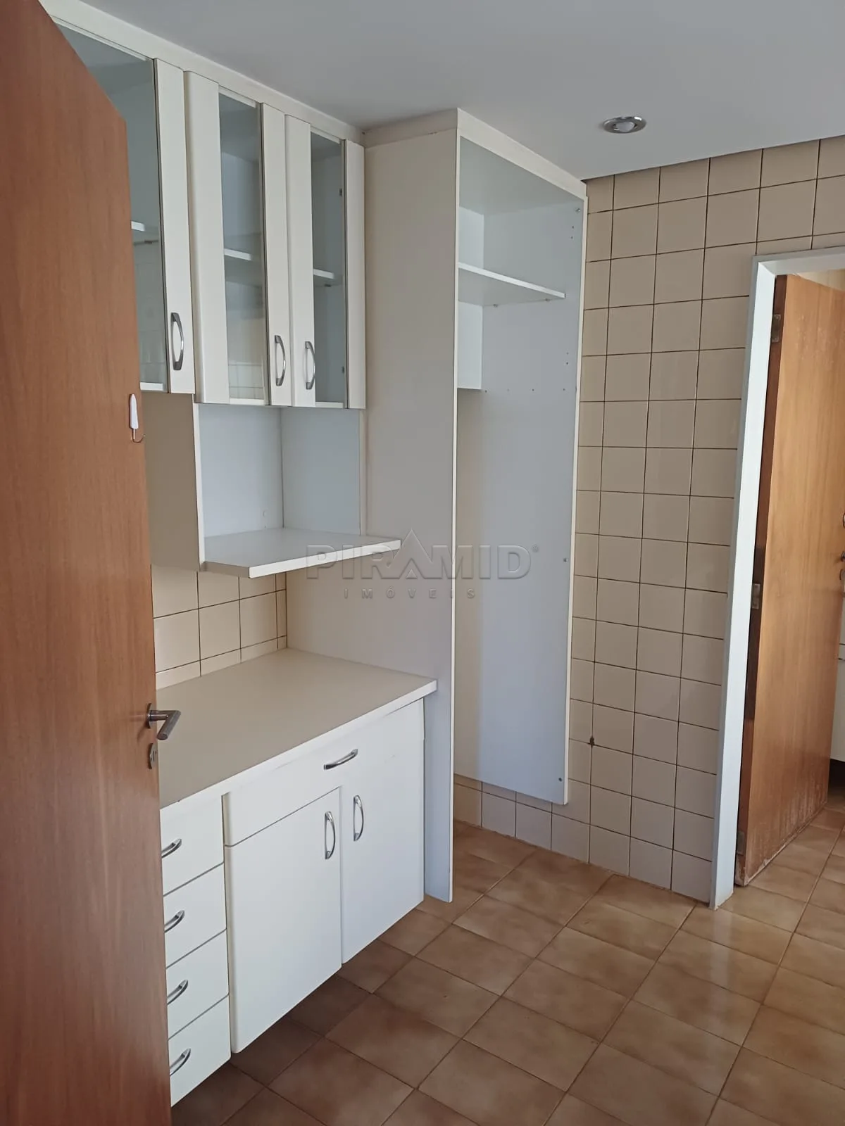 Alugar Apartamento / Padr&atilde;o em Ribeir&atilde;o Preto R$ 1.650,00 - Foto 11