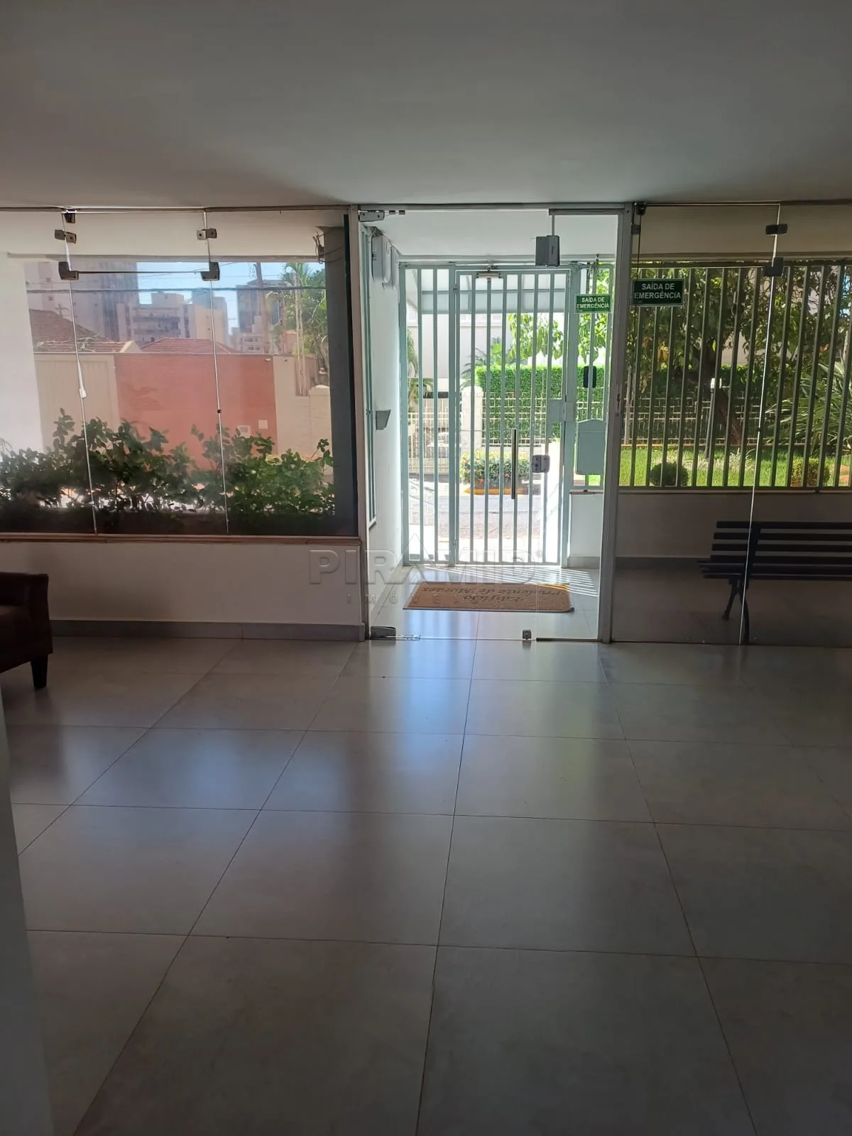 Alugar Apartamento / Padr&atilde;o em Ribeir&atilde;o Preto R$ 1.650,00 - Foto 14