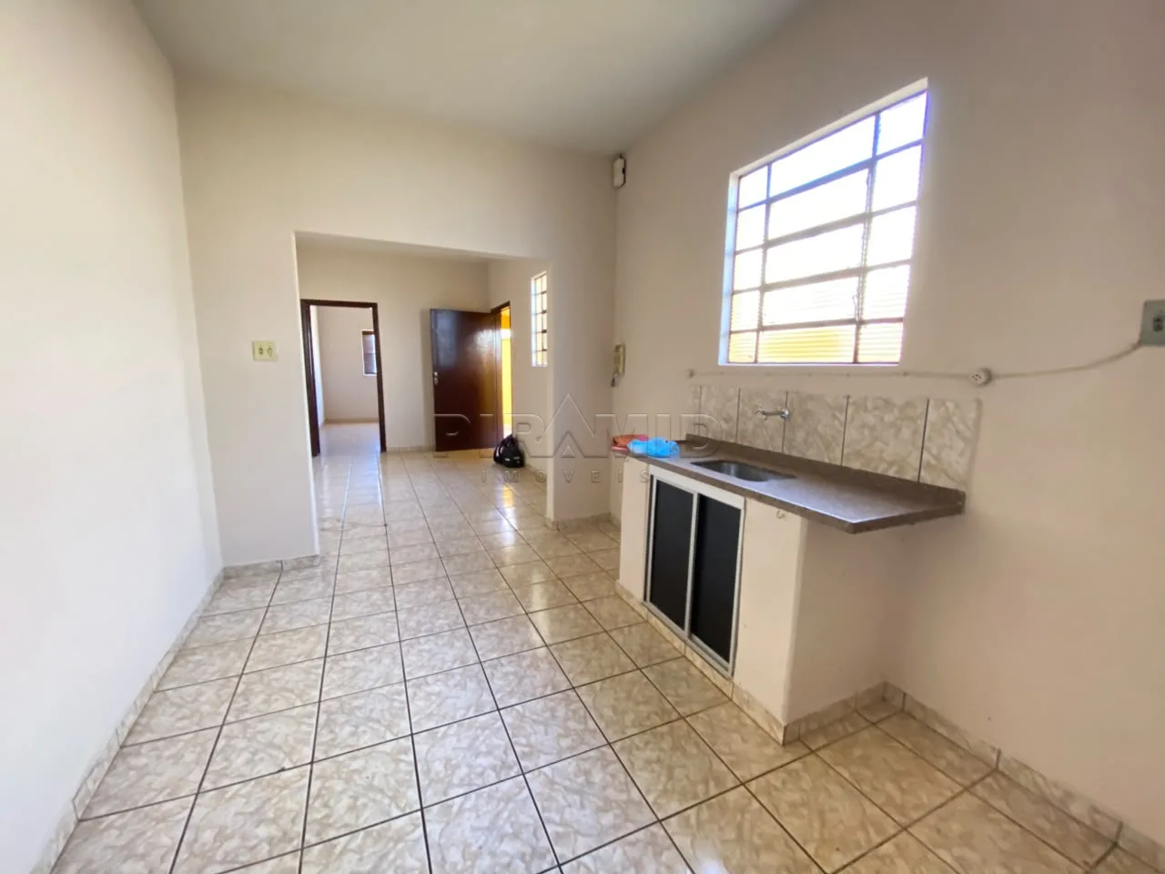 Alugar Casa / Padr&atilde;o em Ribeir&atilde;o Preto R$ 1.190,00 - Foto 3