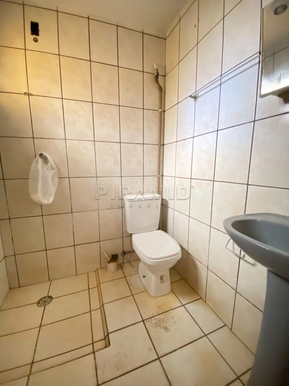 Alugar Casa / Padr&atilde;o em Ribeir&atilde;o Preto R$ 1.190,00 - Foto 7
