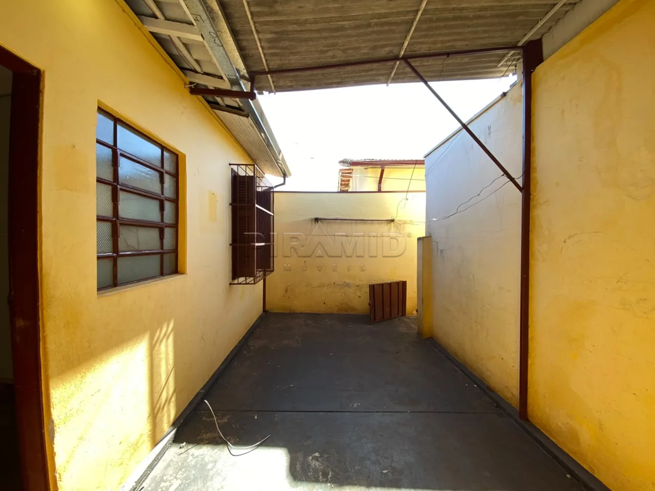 Alugar Casa / Padr&atilde;o em Ribeir&atilde;o Preto R$ 1.100,00 - Foto 2