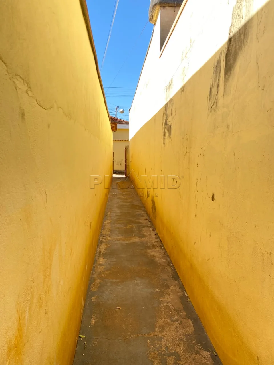 Alugar Casa / Padr&atilde;o em Ribeir&atilde;o Preto R$ 1.100,00 - Foto 3