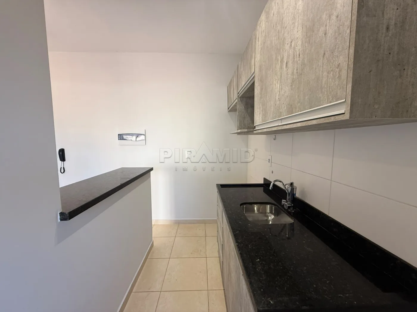 Alugar Apartamento / Padr&atilde;o em Ribeir&atilde;o Preto R$ 1.800,00 - Foto 3
