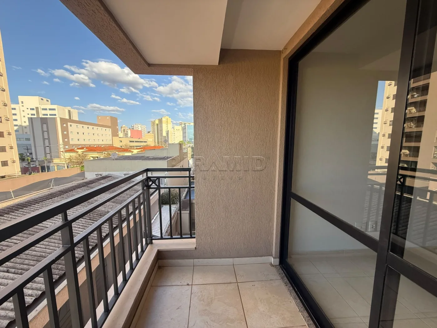 Alugar Apartamento / Padr&atilde;o em Ribeir&atilde;o Preto R$ 1.800,00 - Foto 6