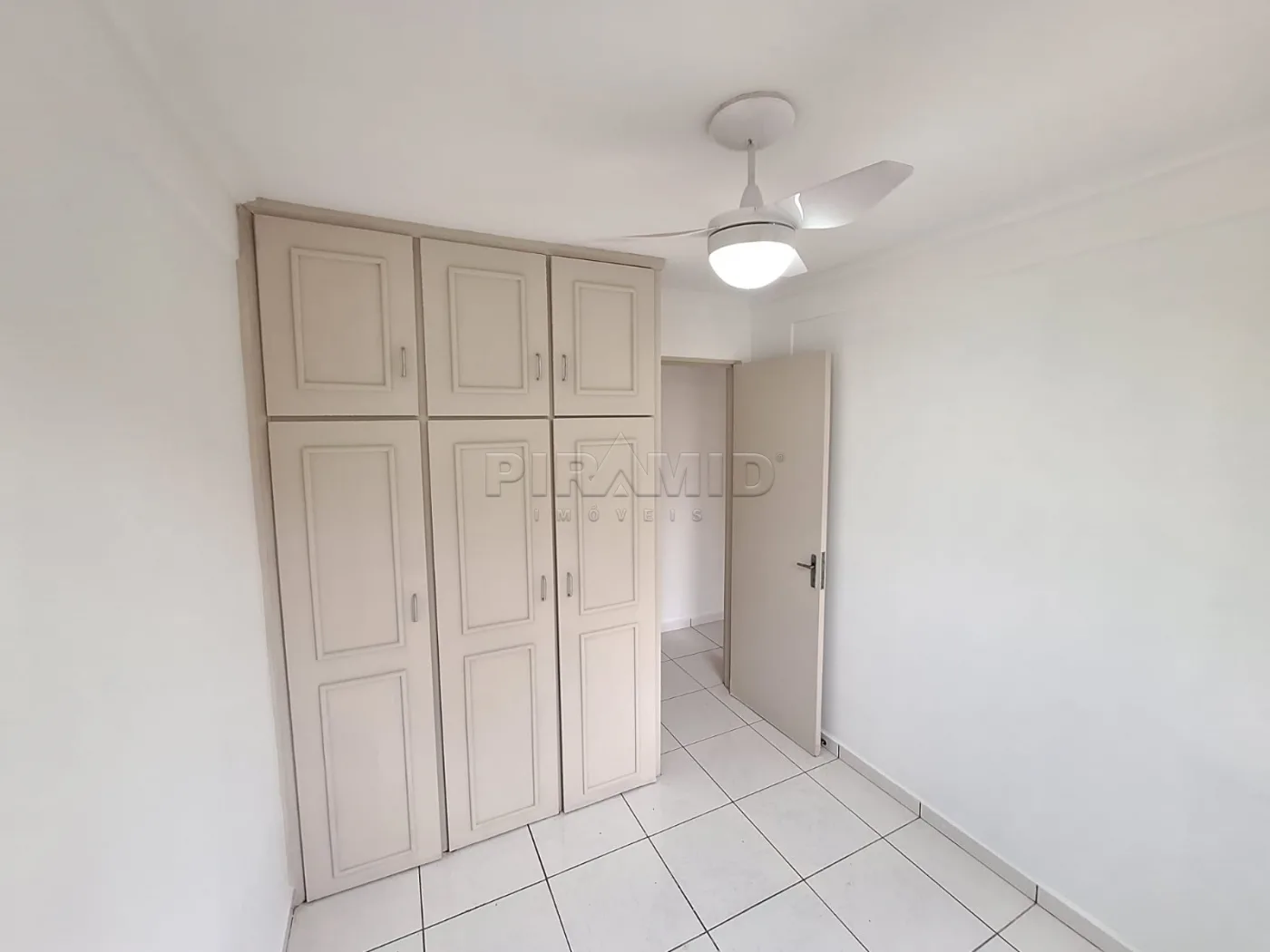 Alugar Apartamento / Padr&atilde;o em Ribeir&atilde;o Preto R$ 1.500,00 - Foto 4