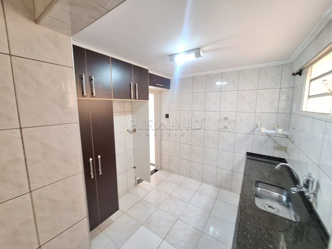 Alugar Apartamento / Padr&atilde;o em Ribeir&atilde;o Preto R$ 1.500,00 - Foto 14