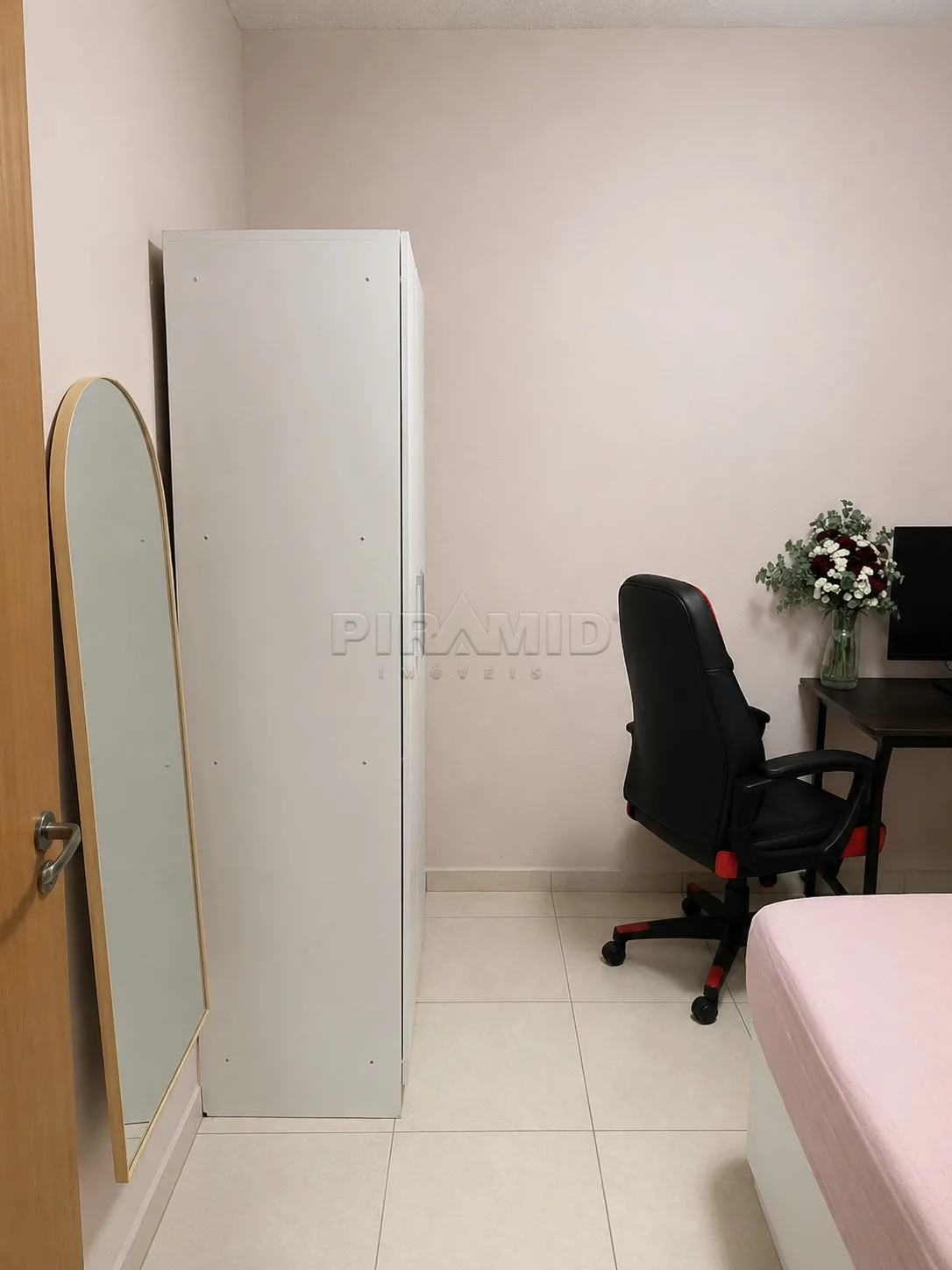 Alugar Apartamento / Padr&atilde;o em Ribeir&atilde;o Preto R$ 1.100,00 - Foto 13
