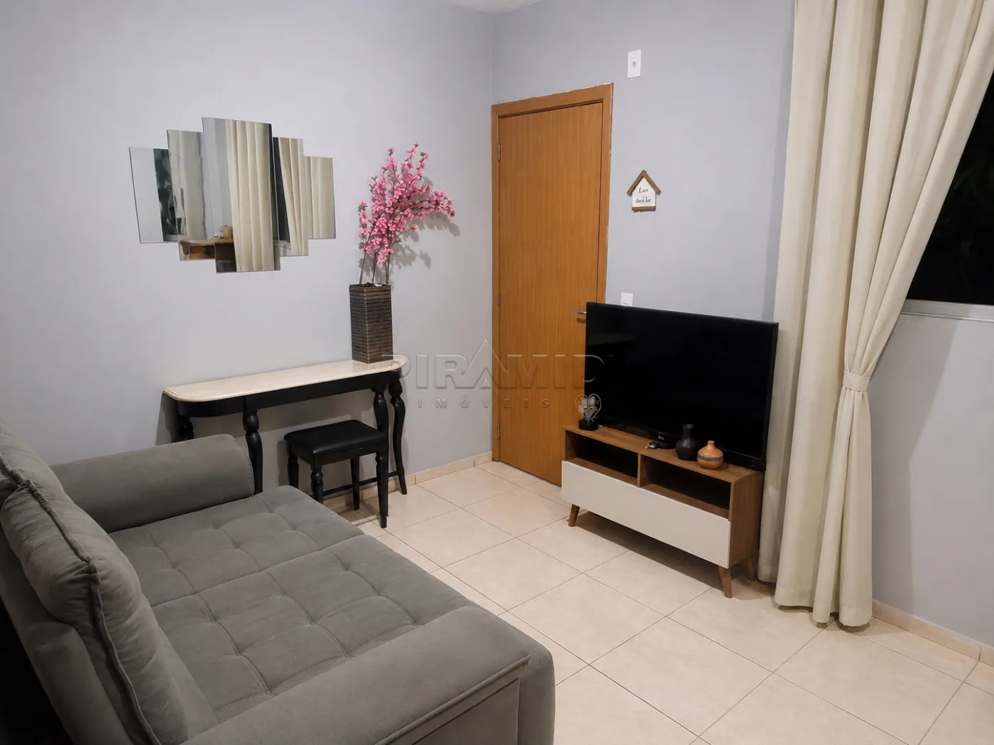 Alugar Apartamento / Padr&atilde;o em Ribeir&atilde;o Preto R$ 1.100,00 - Foto 1