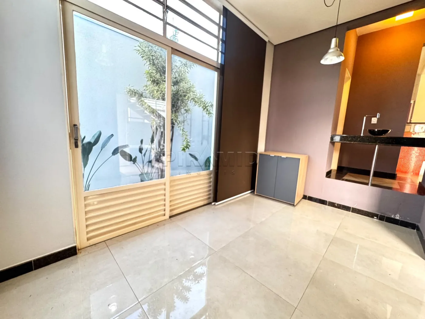 Alugar Casa / Padr&atilde;o em Ribeir&atilde;o Preto R$ 6.000,00 - Foto 4
