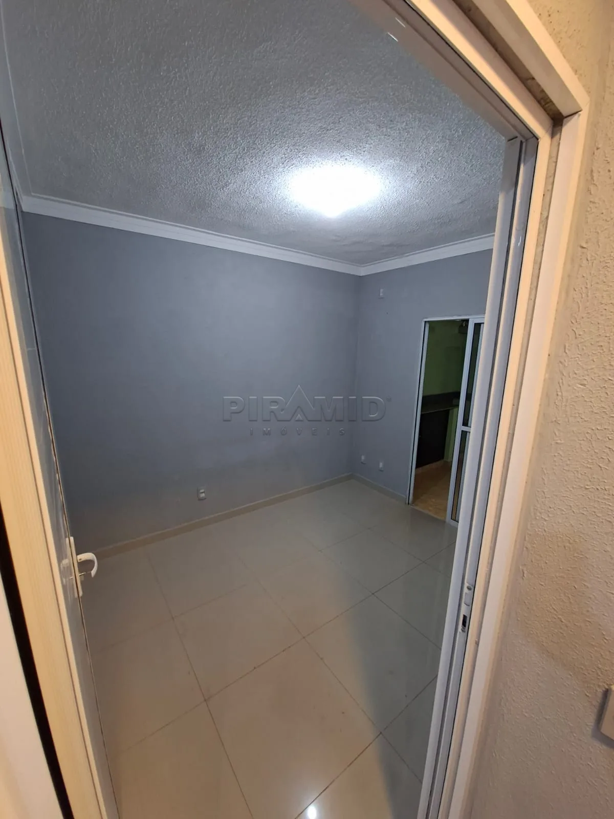 Comprar Apartamento / Padr&atilde;o em Ribeir&atilde;o Preto R$ 190.000,00 - Foto 2