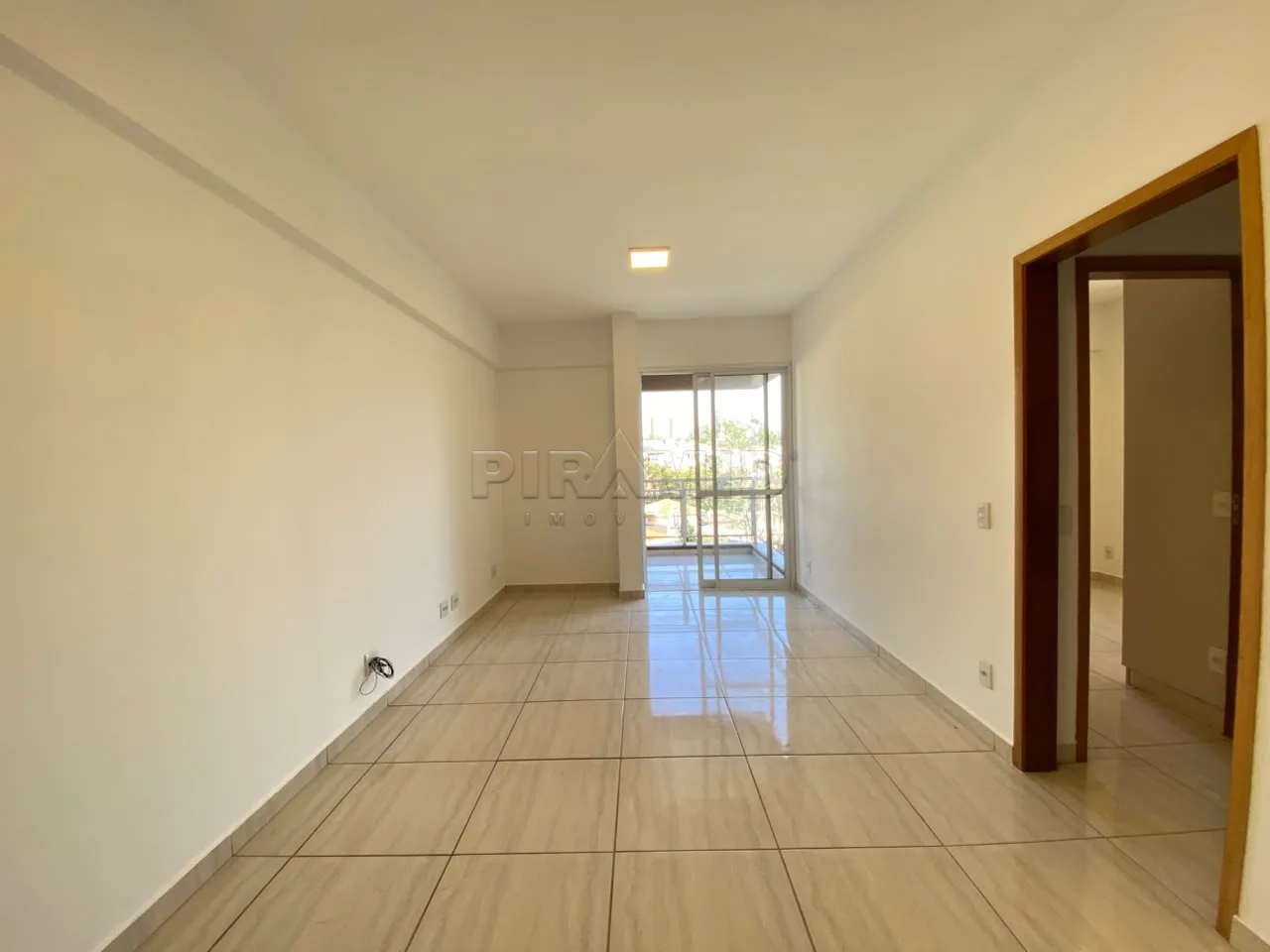 Alugar Apartamento / Padr&atilde;o em Ribeir&atilde;o Preto R$ 1.600,00 - Foto 1