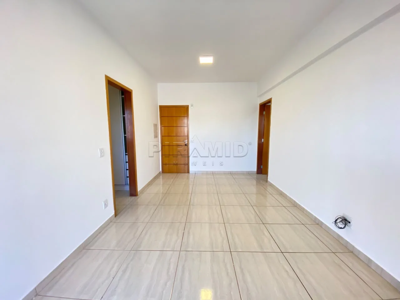 Alugar Apartamento / Padr&atilde;o em Ribeir&atilde;o Preto R$ 1.600,00 - Foto 2